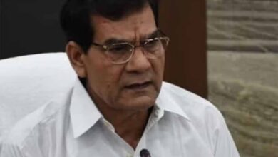 योगी सरकार के मंत्री एके शर्मा का सख्त रुख, अफसरों को दी कड़ी चेतावनी