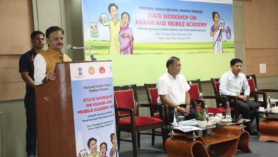 उत्कृष्ट कार्य करने वाली आशा कार्यकर्ताओं और स्वास्थ्य अमले को किया सम्मानित