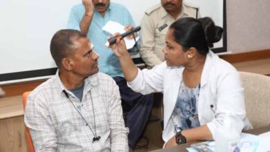 राज्य निर्वाचन आयोग के कर्मचारियों का हुआ नेत्र परीक्षण