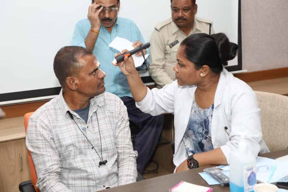 राज्य निर्वाचन आयोग के कर्मचारियों का हुआ नेत्र परीक्षण राज्य निर्वाचन आयोग के कर्मचारियों का हुआ नेत्र परीक्षण