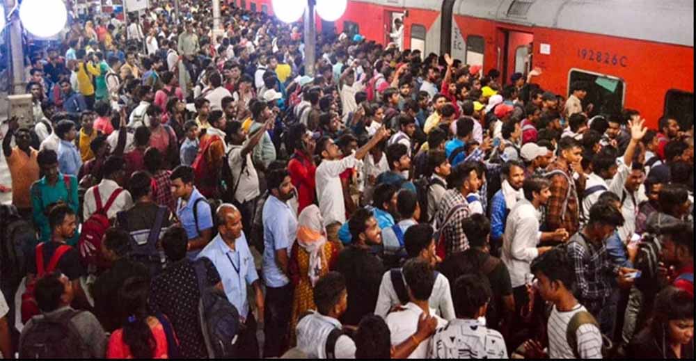 रेलवे ने तैयार किया तीन सप्ताह का रोड मैप, भीड़ प्रबंधन के लिए सतर्कता बढ़ाई