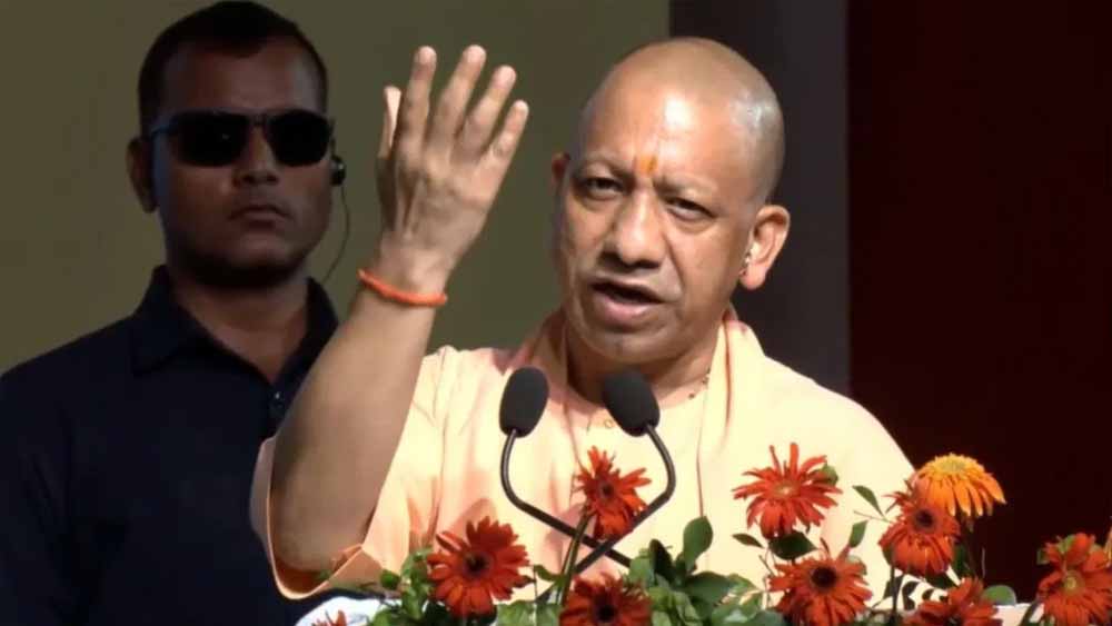 संत कबीर के नाम पर यूपी में बनेगा वस्त्र और परिधान पार्क, CM योगी का बड़ा ऐलान