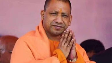 पहले बेटियां थीं असुरक्षित, आज खुद बना रही हैं राह: CM योगी का संदेश