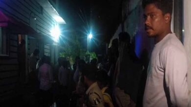 ड्राई डे पर मालीघोरी गांव से शराब का बड़ा जखीरा बरामद, पुलिस ने किया जब्त ड्राई डे पर मालीघोरी गांव से शराब का बड़ा जखीरा बरामद, पुलिस ने किया जब्त