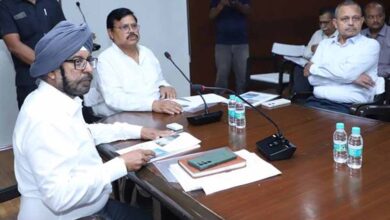 ऊर्जा मंत्री तोमर ने की विद्युत कंपनियों के कामकाज की समीक्षा