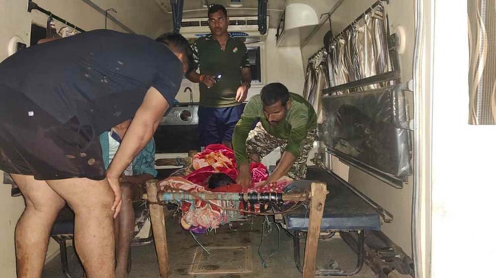 बीजापुर में आईईडी धमाका: आदिवासी बच्चे घायल, ग्रामीणों में माओवादी विरोधी गुस्सा