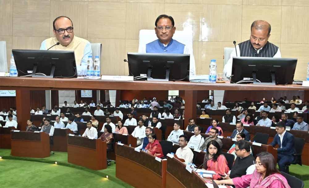 मुख्यमंत्री विष्णु देव साय ने कलेक्टर्स कॉन्फ्रेंस में दिखाई सख्ती — कहा, जनहित में लापरवाही बर्दाश्त नहीं की जाएगी