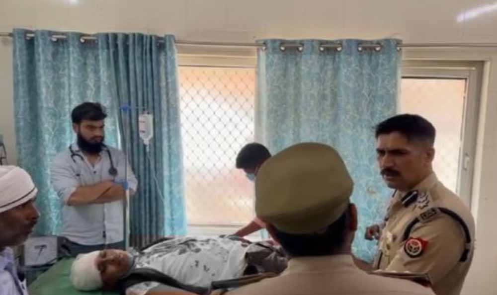 पीलीभीत: कोर्ट परिसर में अधिवक्ता पर धारदार हथियार से हमला, दरोगा भी घायल,  दो गिरफ्तार