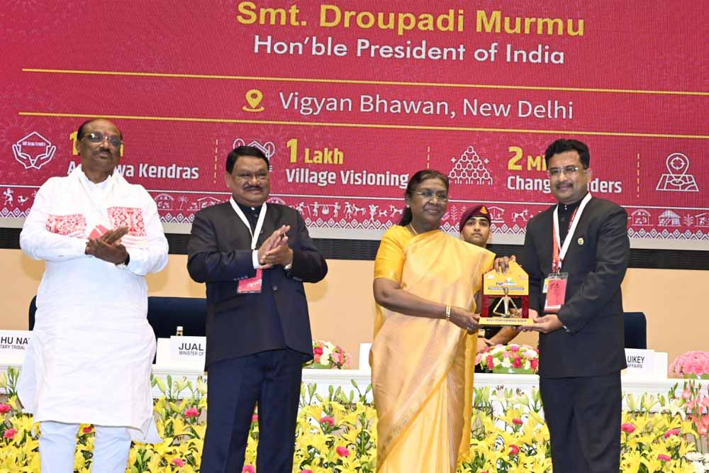 राष्ट्रपति ने छत्तीसगढ़ को किया सम्मानित: आदि कर्मयोगी अभियान और पीएम जनमन योजना में सर्वश्रेष्ठ प्रदर्शन करने वाला राज्य घोषित