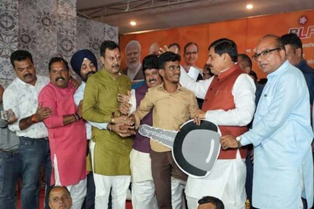 दिव्यांगजन अपने आप को कम न आंके, परमात्मा ने आपको विशिष्ट शक्तियां प्रदान की है : मुख्यमंत्री डॉ. यादव