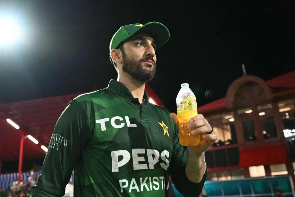 पाकिस्तान क्रिकेट में हलचल! आगा की कप्तानी खतरे में, नया लीडर कौन होगा?