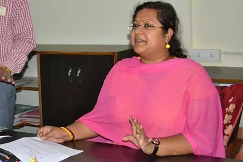 सौम्या चौरसिया पर आय से अधिक संपत्ति का शिकंजा, EOW ने दाखिल की 8000 पेज की चार्जशीट