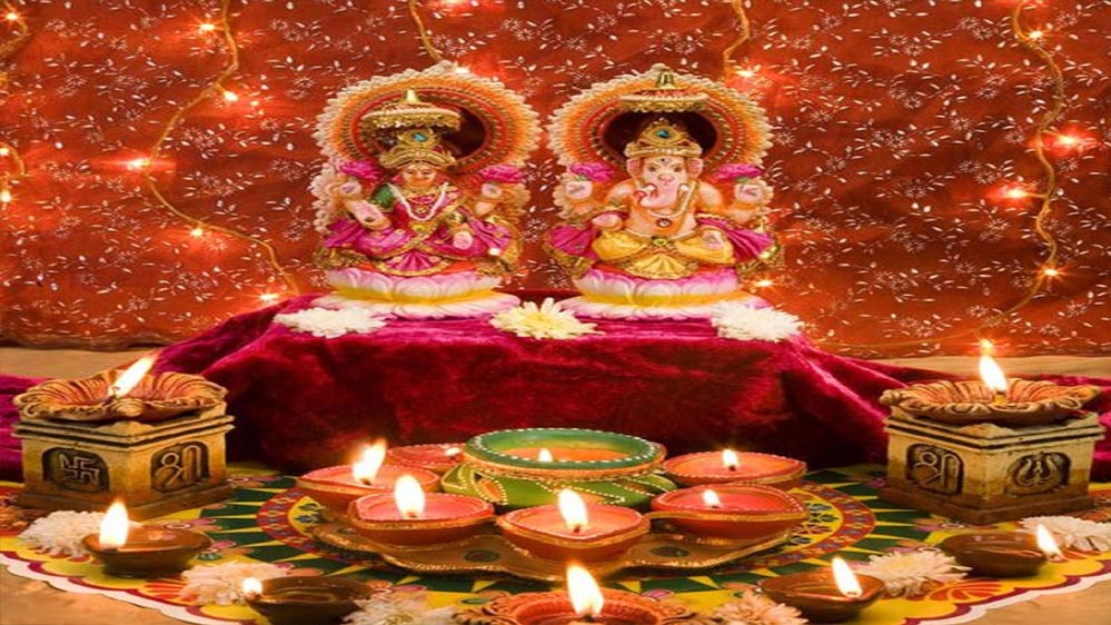 दिवाली की तारीख को लेकर अब नहीं रहेगा भ्रम, इस शुभ मुहूर्त में करें लक्ष्मी-गणेश पूजन