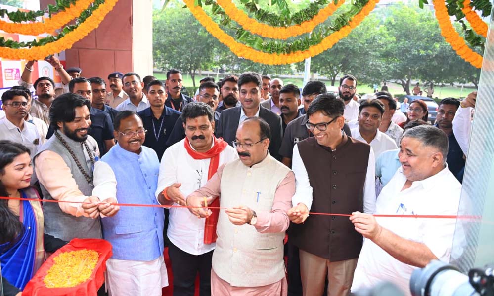 रायपुर : छत्तीसगढ़ में रजिस्ट्री हुई स्मार्ट, नवा रायपुर में देश का पहला अत्याधुनिक स्मार्ट पंजीयन कार्यालय शुरू