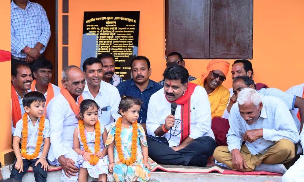 रायपुर : उपमुख्यमंत्री  विजय शर्मा ने ग्राम कुरूवा में सामुदायिक भवन का किया लोकार्पण
