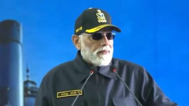 PM मोदी ने समुद्र में नौसेना संग मनाई दिवाली, INS विक्रांत का नाम सुनते ही कांपा पाकिस्तान PM मोदी ने समुद्र में नौसेना संग मनाई दिवाली, INS विक्रांत का नाम सुनते ही कांपा पाकिस्तान