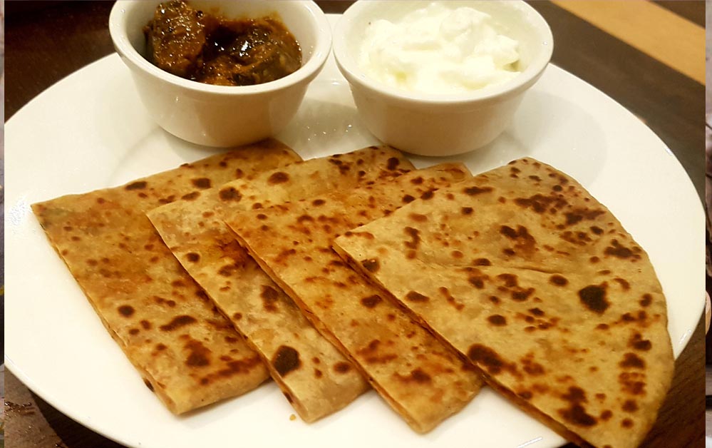 नरम खस्ता और लजीज आलू पराठे बनाने की सरल विधि