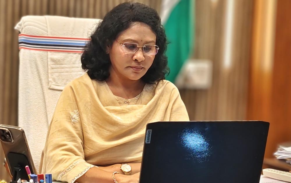 बालोद : जिले में भव्य एवं गरिमामय ढंग से आयोजित हो जिला स्तरीय राज्योत्सव समारोह: कलेक्टर श्रीमती मिश्रा