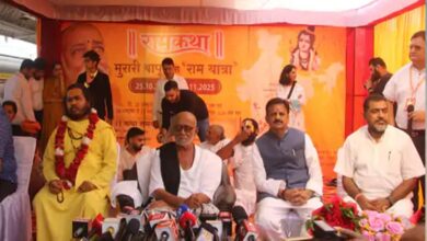 चित्रकूट से मुरारी बापू और डिप्टी सीएम शुक्ल ने दिखाई हरी झंडी, श्रीलंका से होते हुए अयोध्या पहुंचेगी ऐतिहासिक राम यात्रा