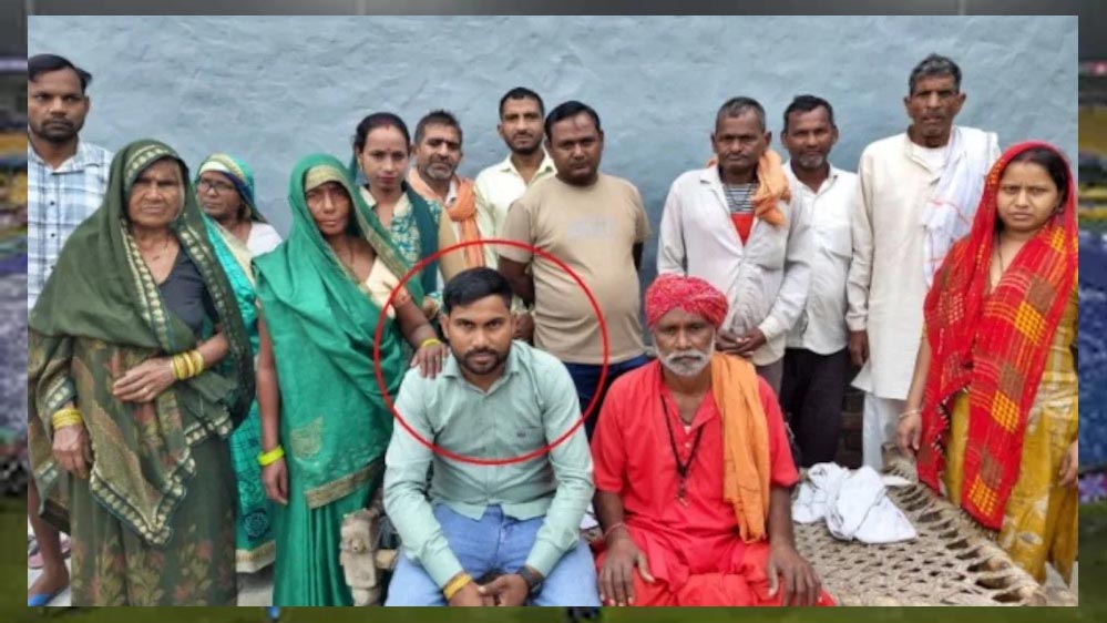 13 साल बाद लौटे जीवित: सांप के काटने के बाद मृत समझकर गंगा में बहाए गए दीपु सैनी अब गांव लौटे