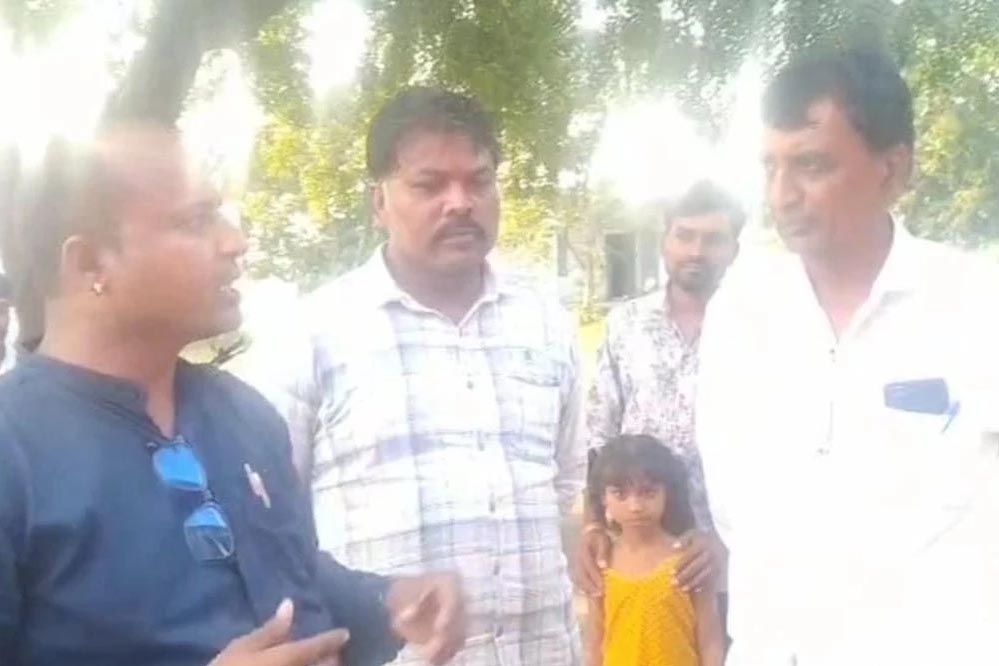 बुरहानपुर: हिंदू बच्चों को नमाज सिखाने वाले सरकारी शिक्षक निलंबित