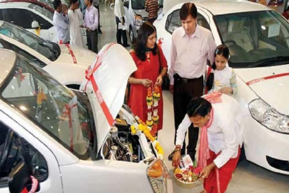 नवरात्रि में इंदौर ने मारी बाजी, 9 दिनों में खरीदे गए 9344 वाहन