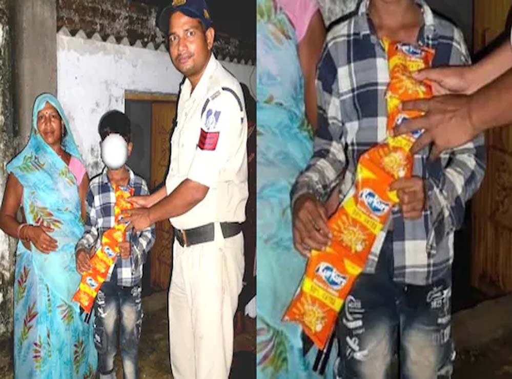 सिंगरौली में कुरकुरे न मिलने पर बच्चे ने पुलिस को किया फोन, बोला – मां ने बांधकर पीटा