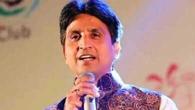 चार फुलझड़ियों से ओजोन परत में छेद! कुमार विश्वास का पटाखा बैन पर करार तंज