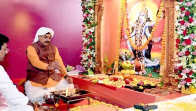 मुख्यमंत्री डॉ. यादव ने मुख्यमंत्री निवास में किया शस्त्र पूजन शक्ति स्वरूपा मां काली की पूजा अर्चना और वाहनों की विधि-विधान से की पूजा