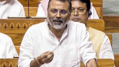 इमर्जेंसी का जिक्र कर कांग्रेस पर बरसे निशिकांत दुबे, बोले- 82 साल के बुजुर्ग भी थे जेल में