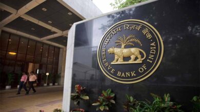 RBI की बड़ी कार्रवाई: इस बैंक से ग्राहक सिर्फ 10,000 रुपए ही निकाल पाएंगे