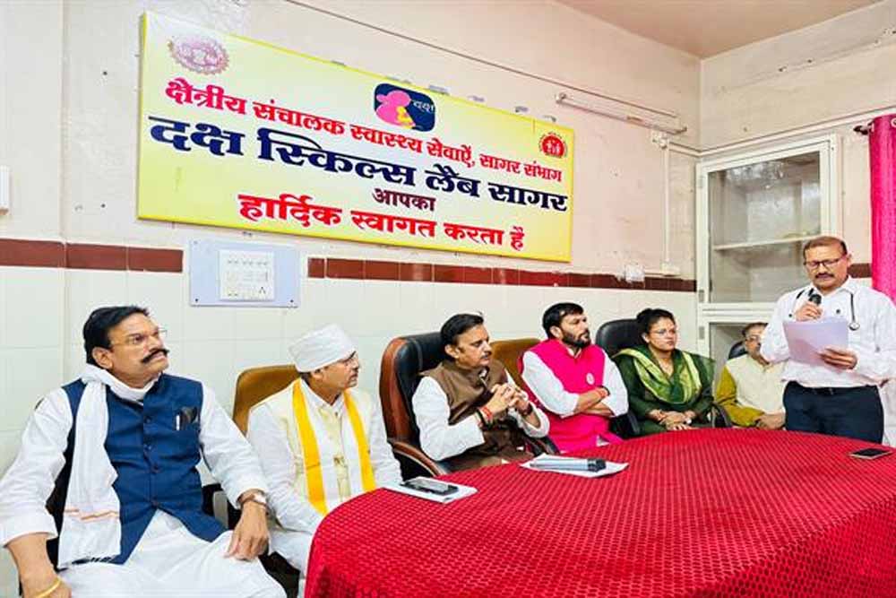 डॉक्टर्स की इमरजेंसी कक्ष में उपस्थिति सुनिश्चित करें : उप मुख्यमंत्री शुक्ल डॉक्टर्स की इमरजेंसी कक्ष में उपस्थिति सुनिश्चित करें : उप मुख्यमंत्री शुक्ल