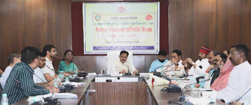 पदभार ग्रहण न करने वाले चिकित्सकों के विरूद्ध करें कार्रवाई : उप मुख्यमंत्री शुक्ल