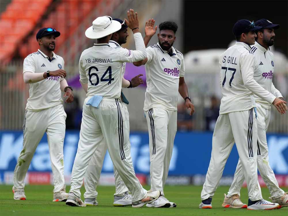 मोहम्मद सिराज का कमाल: किंग को किया क्लीन बोल्ड, वेस्टइंडीज का तीसरा विकेट गिरा