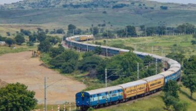 त्योहार से पहले ट्रेनों में जबरदस्त भीड़, स्लीपर और एसी में सीटें फुल, यात्री परेशान त्योहार से पहले ट्रेनों में जबरदस्त भीड़, स्लीपर और एसी में सीटें फुल, यात्री परेशान