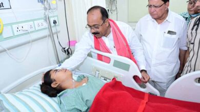 उप मुख्यमंत्री अरुण साव रेल हादसे में घायल लोगों से मिले, डॉक्टरों को बेहतर से बेहतर इलाज के दिए निर्देश उप मुख्यमंत्री अरुण साव रेल हादसे में घायल लोगों से मिले, डॉक्टरों को बेहतर से बेहतर इलाज के दिए निर्देश