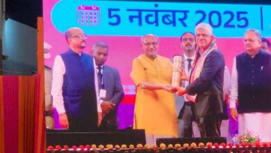 लंदन में मनीष तिवारी का जलवा: उपराष्ट्रपति ने किया ‘छत्तीसगढ़ अप्रवासी भारतीय सम्मान’ से सम्मानित