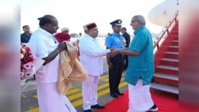 उपराष्ट्रपति सी.पी. राधाकृष्णन बेंगलुरु पहुंचे, राज्यपाल थावर चंद गहलोत ने किया स्वागत