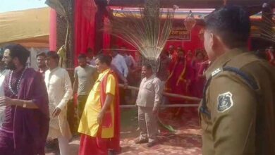 कथावाचक आशुतोष महाराज विवादित बयान के बाद कथा स्थल से गिरफ्तार