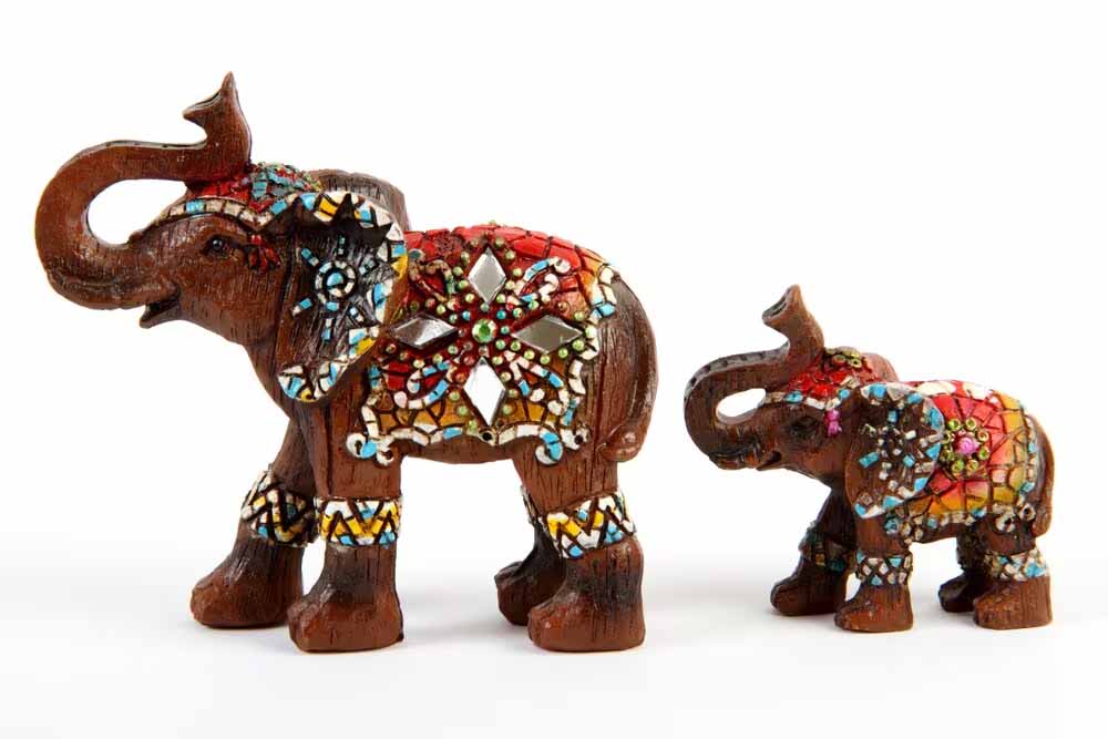 धन-सौभाग्य बढ़ाने के लिए घर में ऐसे रखें हाथी की मूर्ति