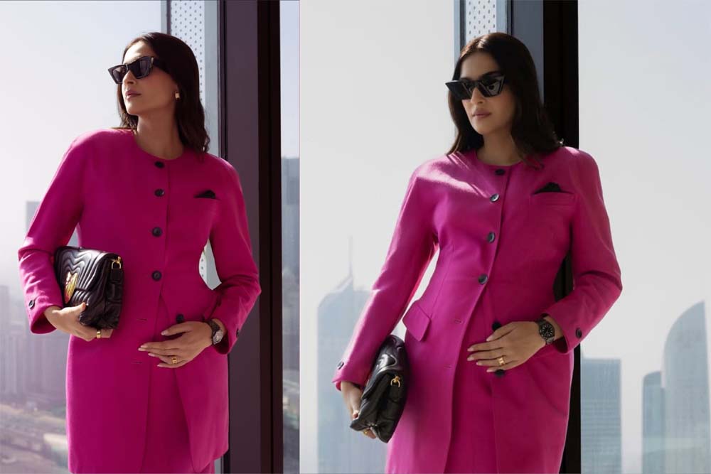 स्टाइलिश अंदाज़ में सोनम का दूसरी प्रेग्नेंसी का ऐलान, प्रियंका और परिणीति ने दी बधाई स्टाइलिश अंदाज़ में सोनम का दूसरी प्रेग्नेंसी का ऐलान, प्रियंका और परिणीति ने दी बधाई