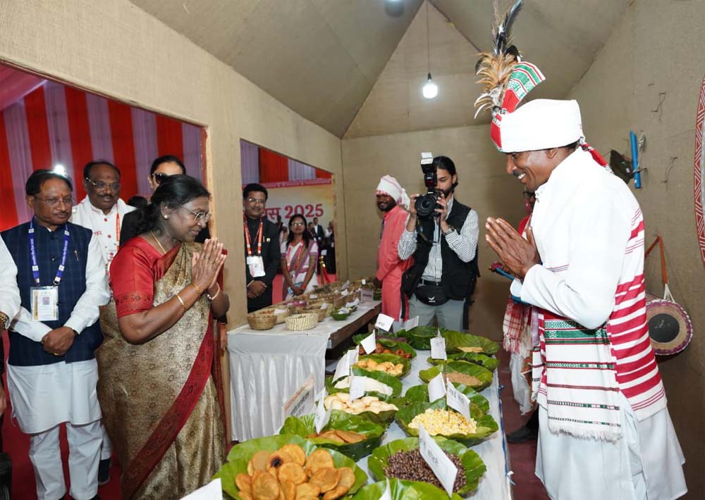 जनजातीय गौरव दिवस समारोह 2025: सरगुजा जिले में आयोजित कार्यक्रम में राष्ट्रपति द्रौपदी मुर्मु मुख्य अतिथि के रूप में हुईं शामिल