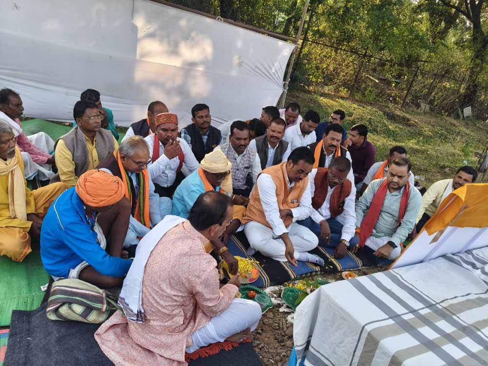 सैगोना में मुख्यमंत्री गौरव पथ योजना के तहत 41.65 लाख रूपए की लागत की सड़क का भूमिपूजन सम्पन्न