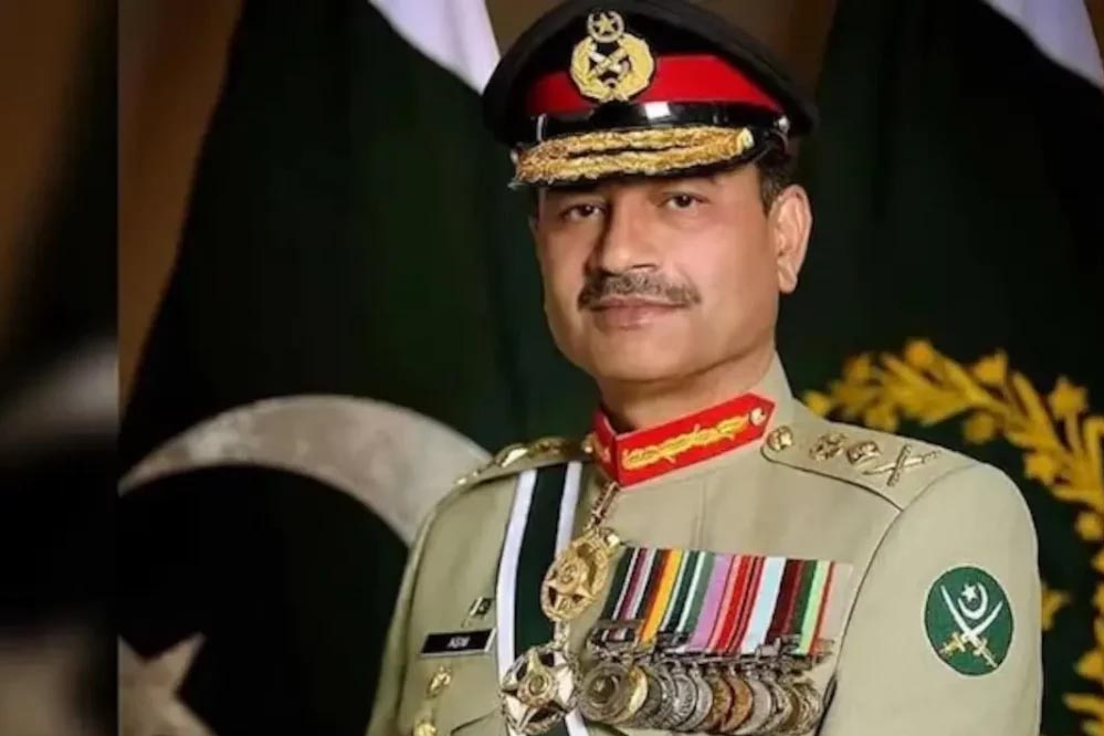 पाकिस्तान का विवादित संशोधन: आसिम मुनीर को मिलेगा ‘बादशाह’ का दर्जा, शहबाज और जरदारी की कोई चुनौती नहीं पाकिस्तान का विवादित संशोधन: आसिम मुनीर को मिलेगा ‘बादशाह’ का दर्जा, शहबाज और जरदारी की कोई चुनौती नहीं