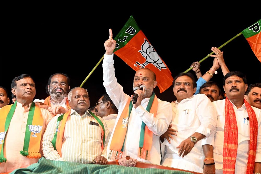 हैदराबाद में हिंदू लड़कियों के साथ कथित अपराध, मंत्री ने AIMIM पर गंभीर आरोप लगाए हैदराबाद में हिंदू लड़कियों के साथ कथित अपराध, मंत्री ने AIMIM पर गंभीर आरोप लगाए