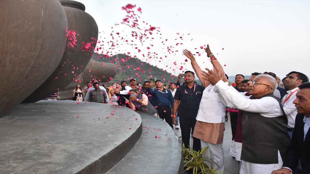 स्टेच्यू ऑफ युनिटी भारत की एकता का तीर्थ : राज्यपाल  पटेल