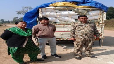 रायपुर : राजस्व टीम ने साईंटागर बैरियर के पास 60 बोरी अवैध धान परिवहन करते किया जब्त रायपुर : राजस्व टीम ने साईंटागर बैरियर के पास 60 बोरी अवैध धान परिवहन करते किया जब्त