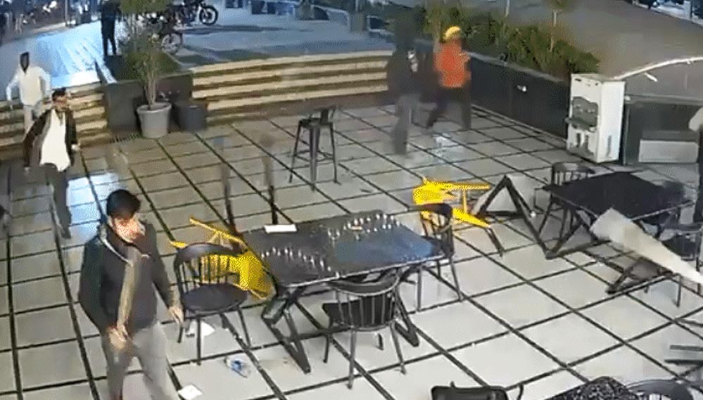 भोपाल: मैजिक स्पॉट कैफे में 20 बदमाशों ने तोड़फोड़, कपल्स में मची भगदड़, 3-4 लाख का नुकसान