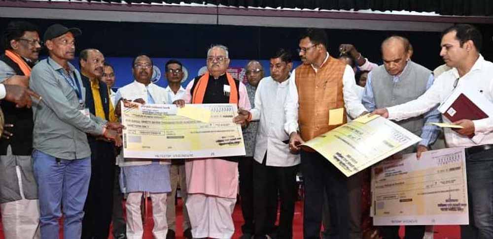 मत्स्य किसानों को आर्थिक समृद्धि हेतु नवीन तकनीक एवं कौशल विकास को अपनाने की जरूरत: मंत्री रामविचार नेताम