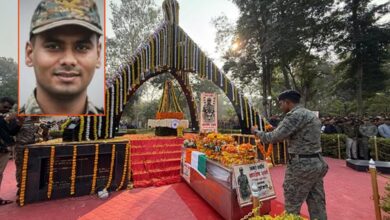 माओवादी मुठभेड़ में शहीद हुए आशीष शर्मा को अंतिम विदाई, बालाघाट के एसपी और जवानों की आंखों में आंसू